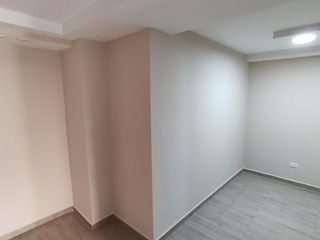 Foto 3 de Oficina Comercial en Alquiler - Sector Centro Norte de Quito - 6 de Diciembre