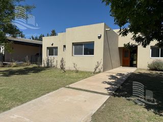 Foto 2 de Venta - Casa 4/Cuatro Ambientes, Dependencia, Jardín - San Gabriel, Villanueva