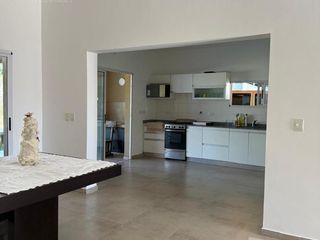 Foto 8 de Venta - Casa 4/Cuatro Ambientes, Dependencia, Jardín - San Gabriel, Villanueva