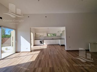 Foto 5 de Venta - Casa 4/Cuatro Ambientes, Dependencia, Jardín - San Gabriel, Villanueva