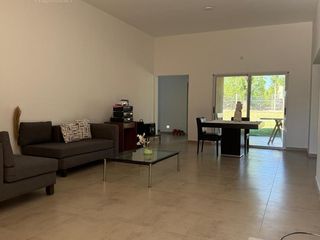 Foto 13 de Venta - Casa 4/Cuatro Ambientes, Dependencia, Jardín - San Gabriel, Villanueva