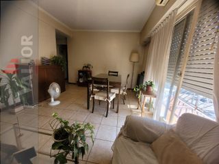 Foto 4 de Departamento de 4 amb al frente c/balcon corrido!!!