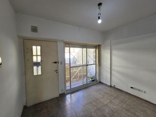 Foto 2 de DEPTO 2 AMB REMODELADA - SEGURIDAD 24HS, PARRILLA Y SUM