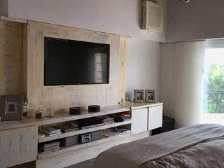 Foto 6 de Casa en venta sobre la laguna en el Barrio Santa Barbara