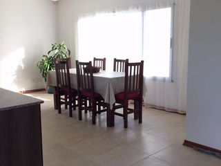 Foto 6 de Casa con mucho verde y pileta en San Sebastian - MB