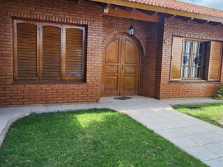 Foto 3 de VENTA Casa 4 dormitorios. Heroes de Malvinas N°774