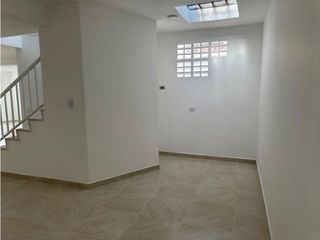 Foto 12 de SE VENDE CASA EN GIRARDOR  ALCATRACES 2