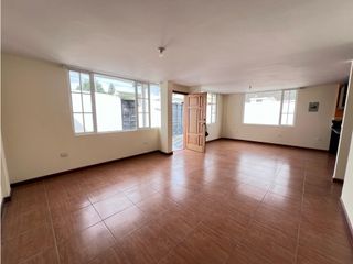Foto 1 de Mitad del Mundo, Casa en Venta, 118m2, 3 Habitaciones