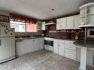 Foto 3 de RENTA Departamento Amoblado en el Centro Histórico de Cuenca