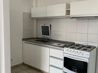 Foto 6 de Departamento en alquiler de 2 ambientes en Devoto. Muy luminoso. Gran balcón.