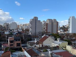 Foto 12 de Departamento en alquiler de 2 ambientes en Devoto. Muy luminoso. Gran balcón.