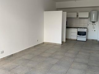 Foto 5 de Departamento en alquiler de 2 ambientes en Devoto. Muy luminoso. Gran balcón.