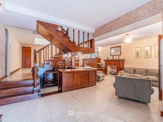 Foto 2 de Venta - Casa 4 ambientes con parque y quincho - Zona Chauvin