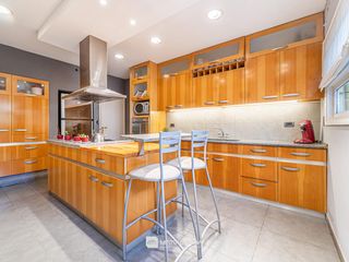 Foto 10 de Venta - Casa 4 ambientes con parque y quincho - Zona Chauvin