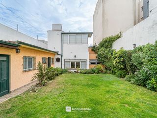 Foto 19 de Venta - Casa 4 ambientes con parque y quincho - Zona Chauvin