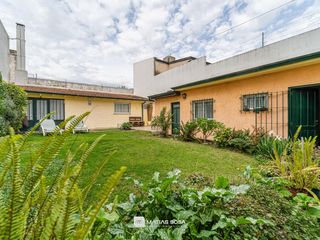 Foto 20 de Venta - Casa 4 ambientes con parque y quincho - Zona Chauvin