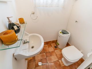 Foto 17 de Venta - Casa 4 ambientes con parque y quincho - Zona Chauvin