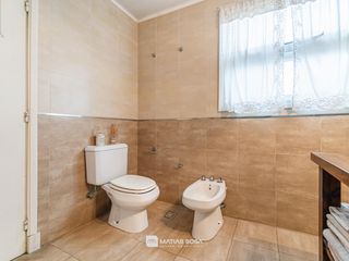 Foto 33 de Venta - Casa 4 ambientes con parque y quincho - Zona Chauvin