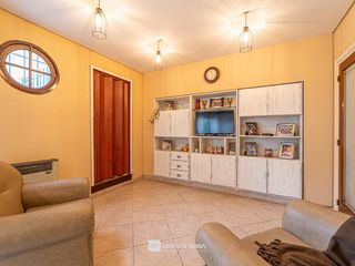 Foto 9 de Venta - Casa 4 ambientes con parque y quincho - Zona Chauvin