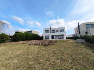 Foto 6 de VENTA CASA - EL CANTON VISTA AL GOLF 5 AMBIENTES