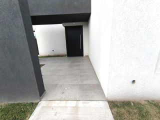 Foto 2 de VENTA CASA - EL CANTON VISTA AL GOLF 5 AMBIENTES