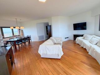 Foto 1 de Alquiler 12 meses - Piso Exclusivo 4 ambientes c/ cochera