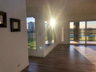 Foto 4 de Casa a estrenar en exclusivo barrio Ceibos de Puertos del Lago