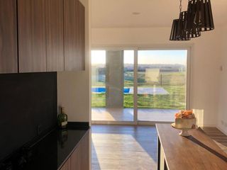 Foto 7 de Casa a estrenar en exclusivo barrio Ceibos de Puertos del Lago