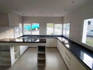 Foto 4 de ALQUILER de hermosa casa de 3 dormitorios en Barrio privado Altos San Pablo