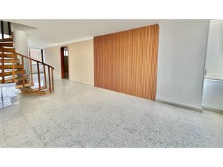 Foto 3 de SE ALQUILA APARTAMENTO DUPLEX EN EL LIDO SUR CALI