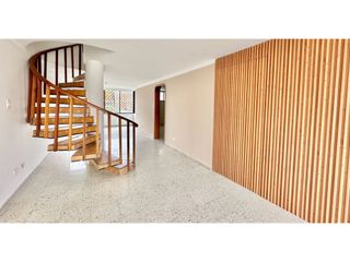 Foto 1 de SE ALQUILA APARTAMENTO DUPLEX EN EL LIDO SUR CALI