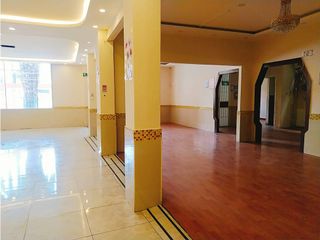 Foto 2 de La Mariscal, Casa Comercial en Venta, 560m2, 7 Ambientes