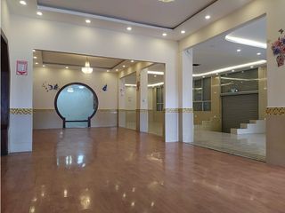 Foto 15 de La Mariscal, Casa Comercial en Venta, 560m2, 7 Ambientes