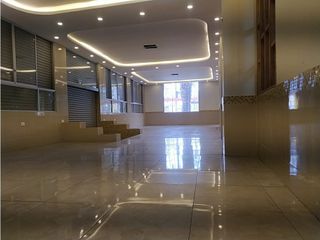 Foto 5 de La Mariscal, Casa Comercial en Venta, 560m2, 7 Ambientes