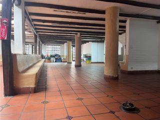 Foto 3 de Monteserrín, Local Comercial en Renta, 290m2, 3 Ambientes
