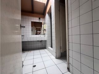Foto 12 de Monteserrín, Local Comercial en Renta, 290m2, 3 Ambientes