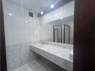 Foto 8 de Monteserrín, Local Comercial en Renta, 290m2, 3 Ambientes