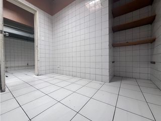Foto 10 de Monteserrín, Local Comercial en Renta, 290m2, 3 Ambientes