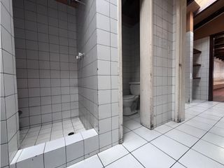 Foto 15 de Monteserrín, Local Comercial en Renta, 290m2, 3 Ambientes