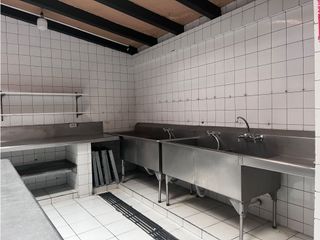Foto 13 de Monteserrín, Local Comercial en Renta, 290m2, 3 Ambientes