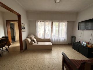 Foto 7 de Cómodo PH en venta en La Pampa y Brandsen