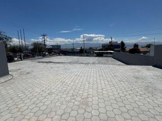 Foto 21 de Patio comercial renta norte de Quito sector Calderon Av principal
