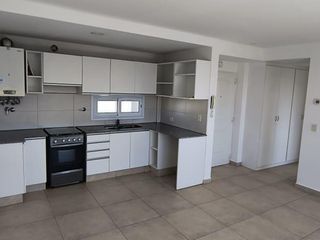 Foto 3 de VENTA departamento 1 dormitorio con cochera Cipolletti