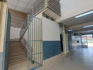 Foto 5 de SE ALQUILA Gran Local Comercial en avenida principal 2500 m2 LOS OLIVOS