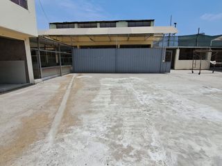 Foto 30 de SE ALQUILA Gran Local Comercial en avenida principal 2500 m2 LOS OLIVOS