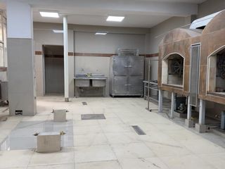 Foto 13 de SE ALQUILA Gran Local Comercial en avenida principal 2500 m2 LOS OLIVOS
