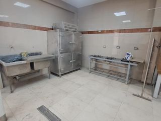 Foto 35 de SE ALQUILA Gran Local Comercial en avenida principal 2500 m2 LOS OLIVOS