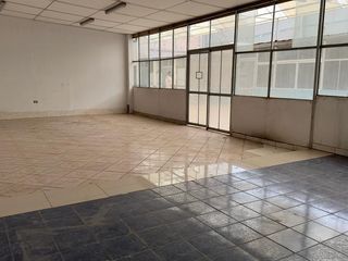 Foto 19 de SE ALQUILA Gran Local Comercial en avenida principal 2500 m2 LOS OLIVOS