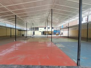 Foto 27 de SE ALQUILA Gran Local Comercial en avenida principal 2500 m2 LOS OLIVOS