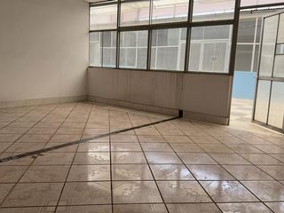 Foto 17 de SE ALQUILA Gran Local Comercial en avenida principal 2500 m2 LOS OLIVOS